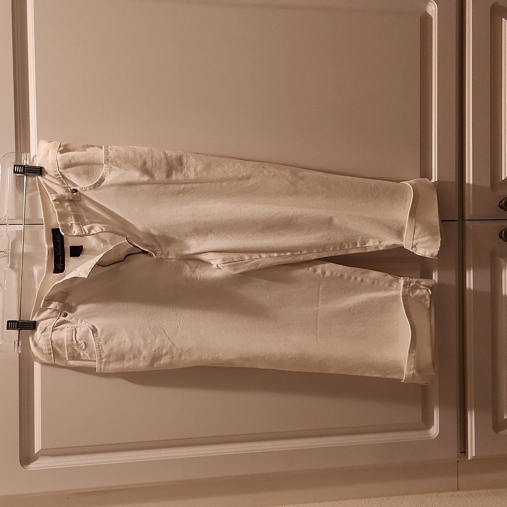 Gloria Vanderbilt white pants size 10